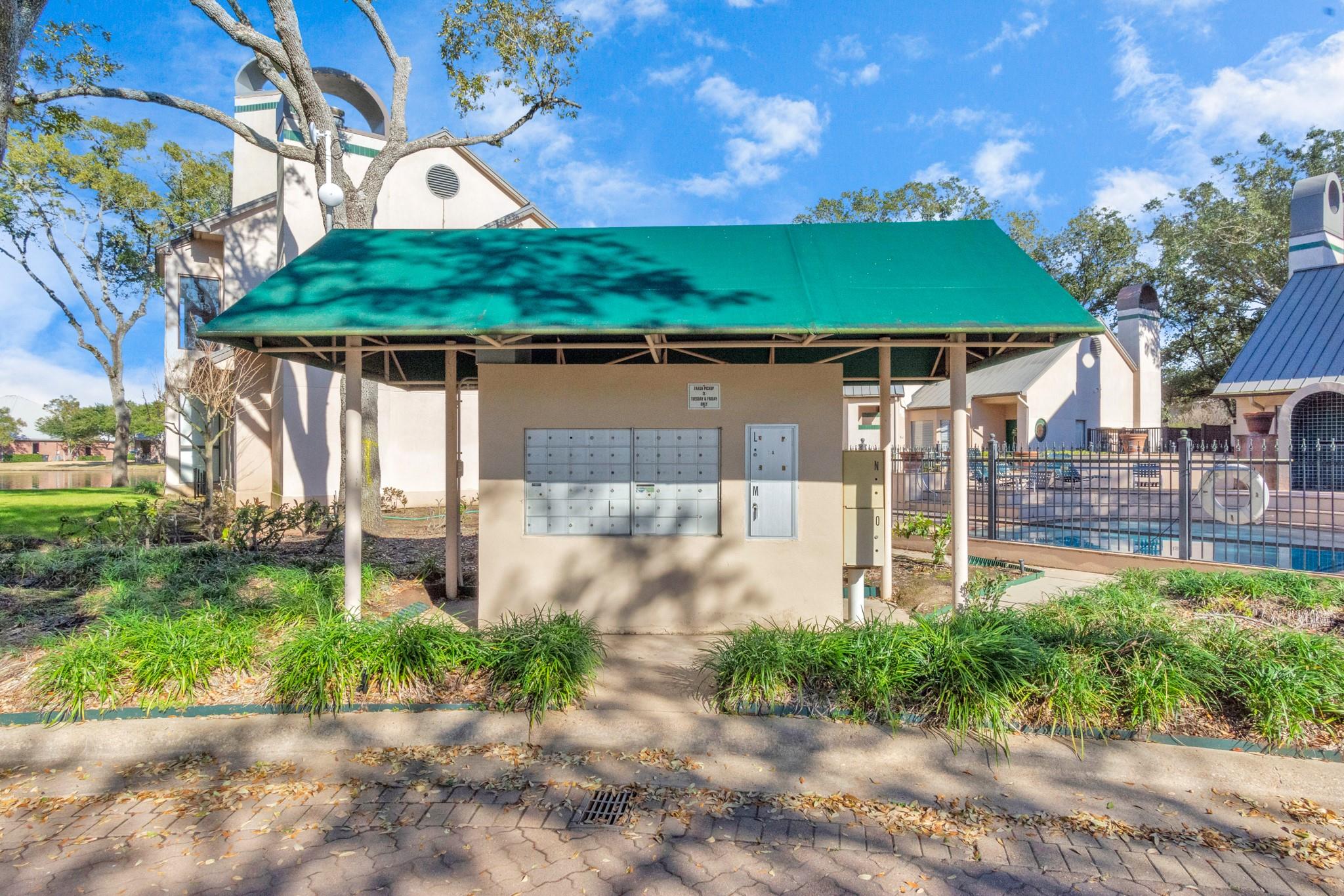 4144 Greystone Way # 703