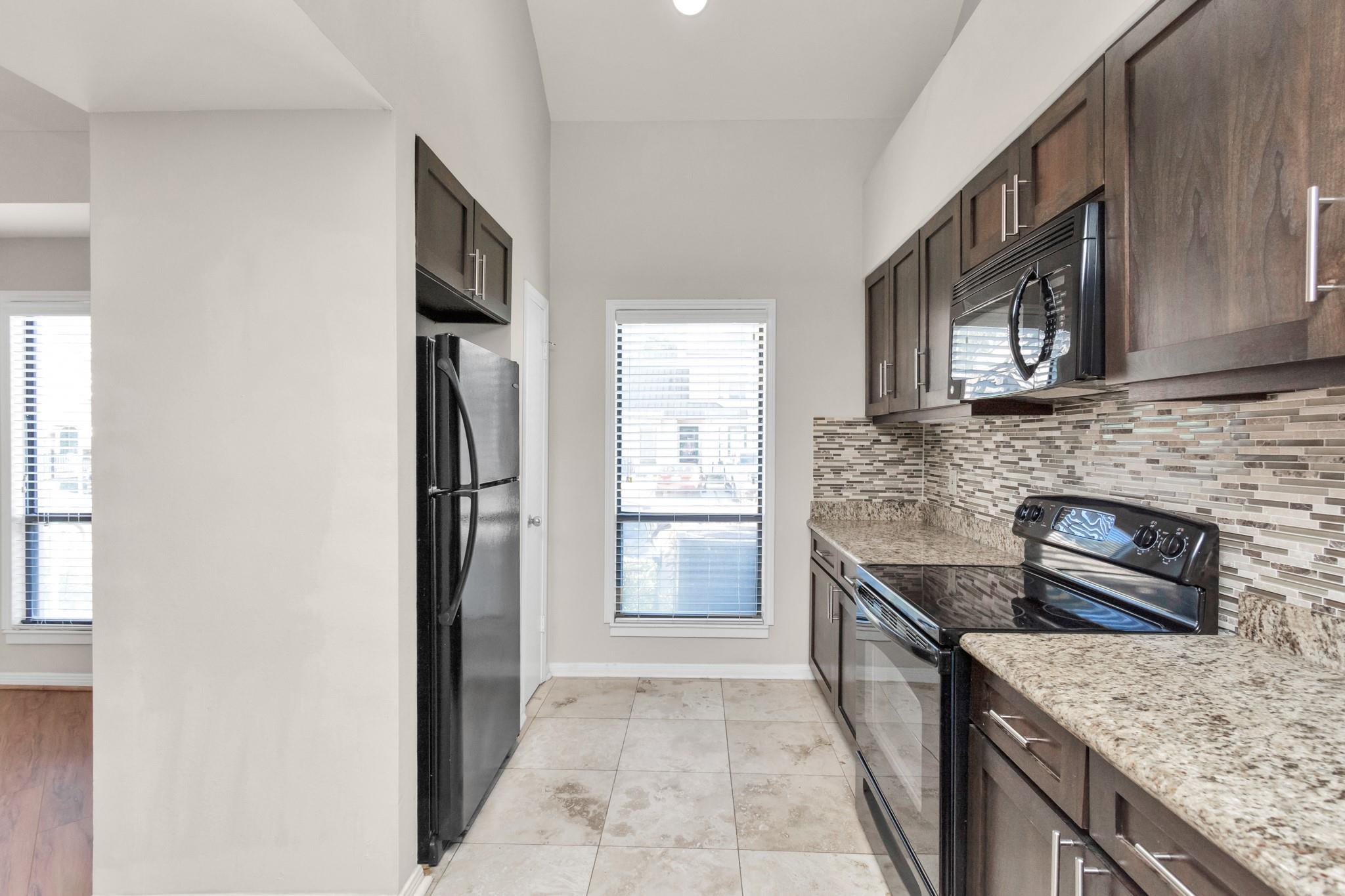 4144 Greystone Way # 703