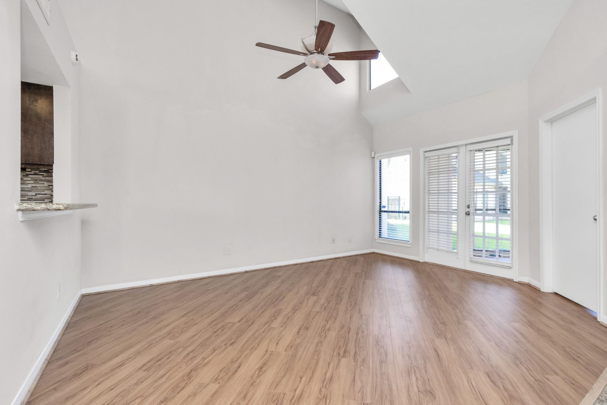 4144 Greystone Way # 703