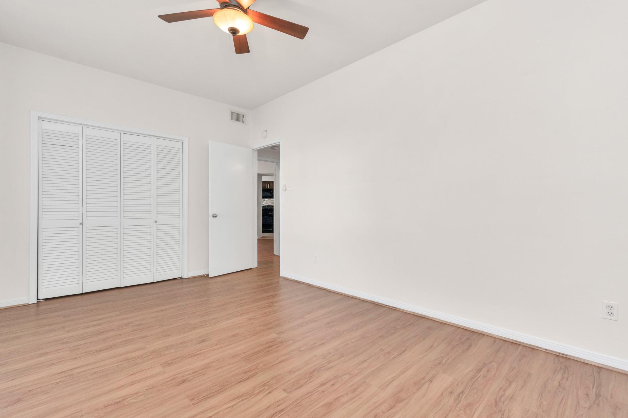 4144 Greystone Way # 703