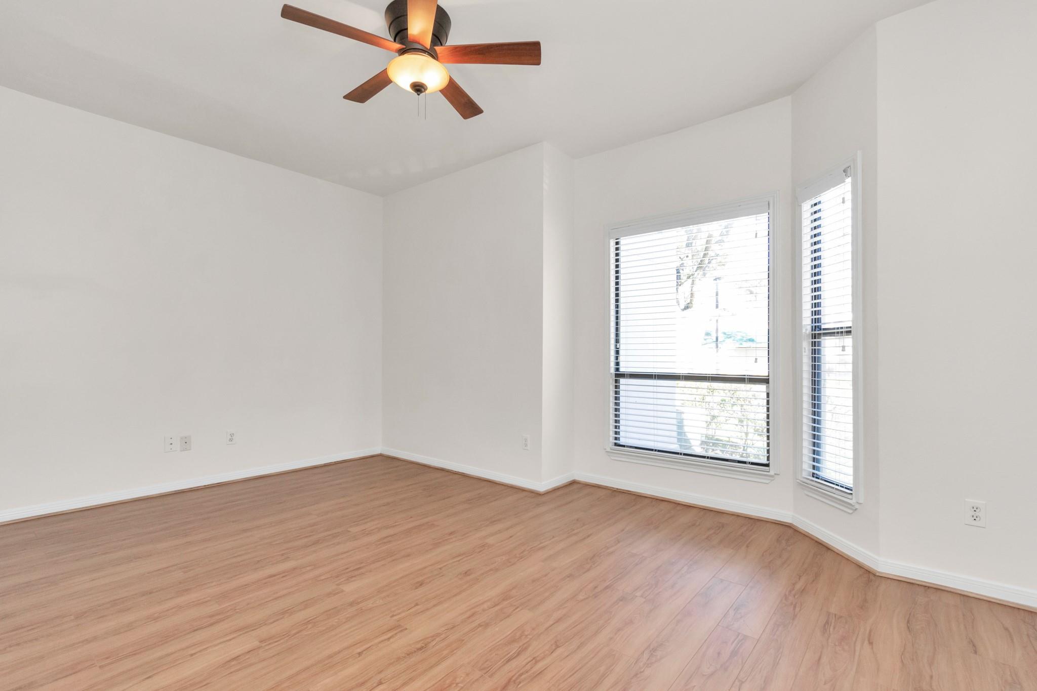 4144 Greystone Way # 703