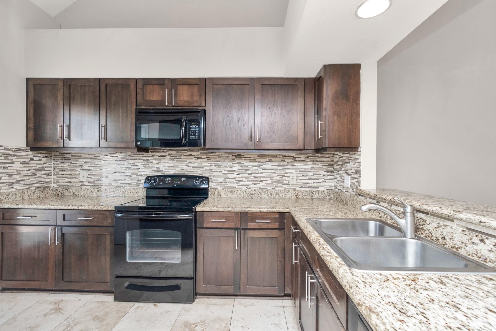 4144 Greystone Way # 703