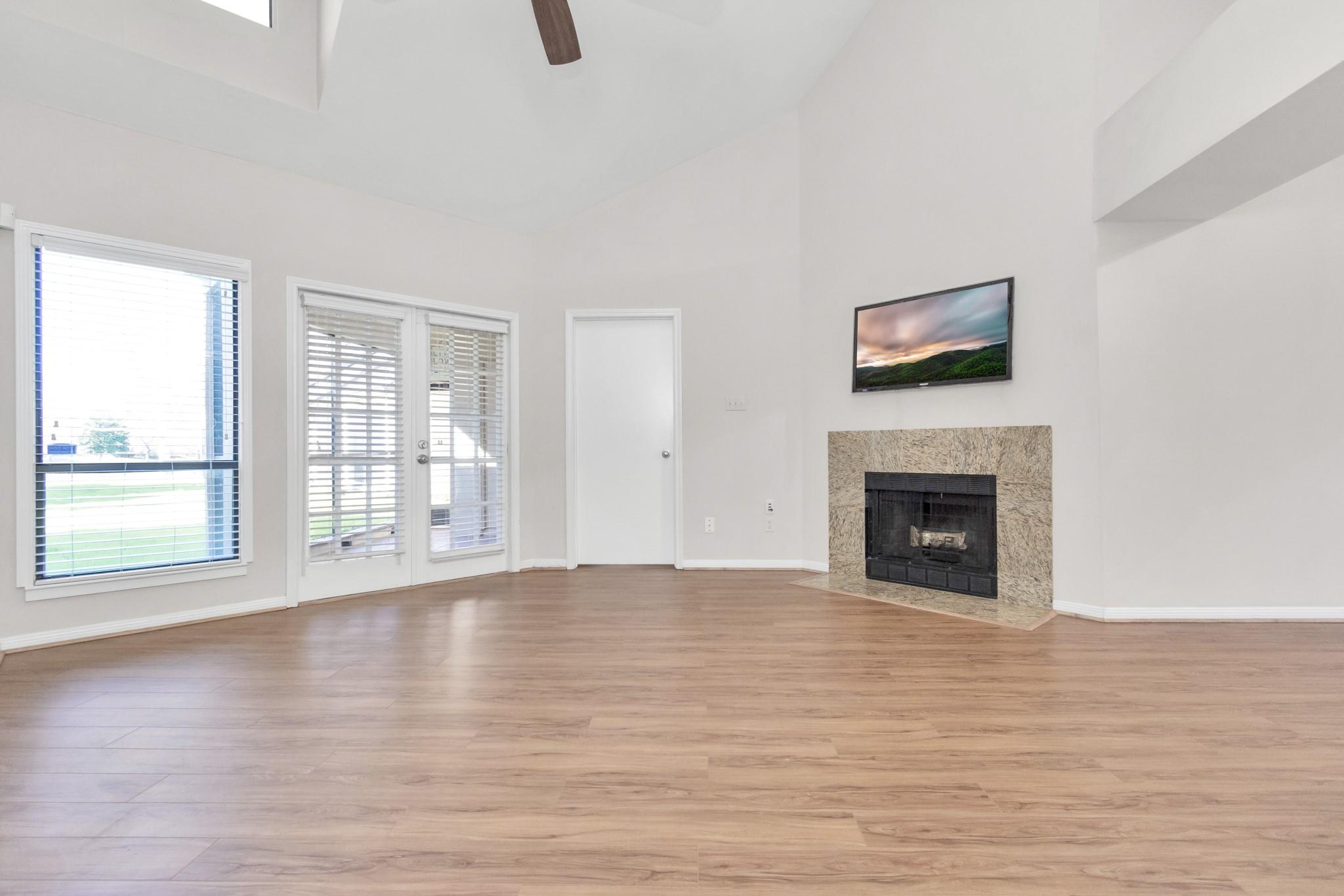 4144 Greystone Way # 703