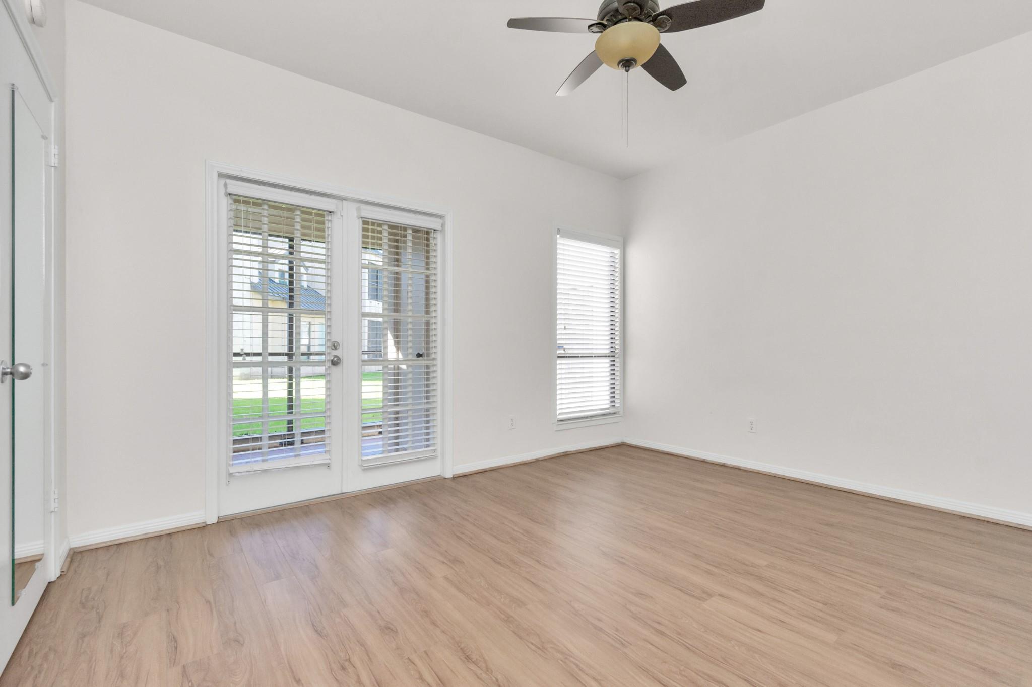 4144 Greystone Way # 703