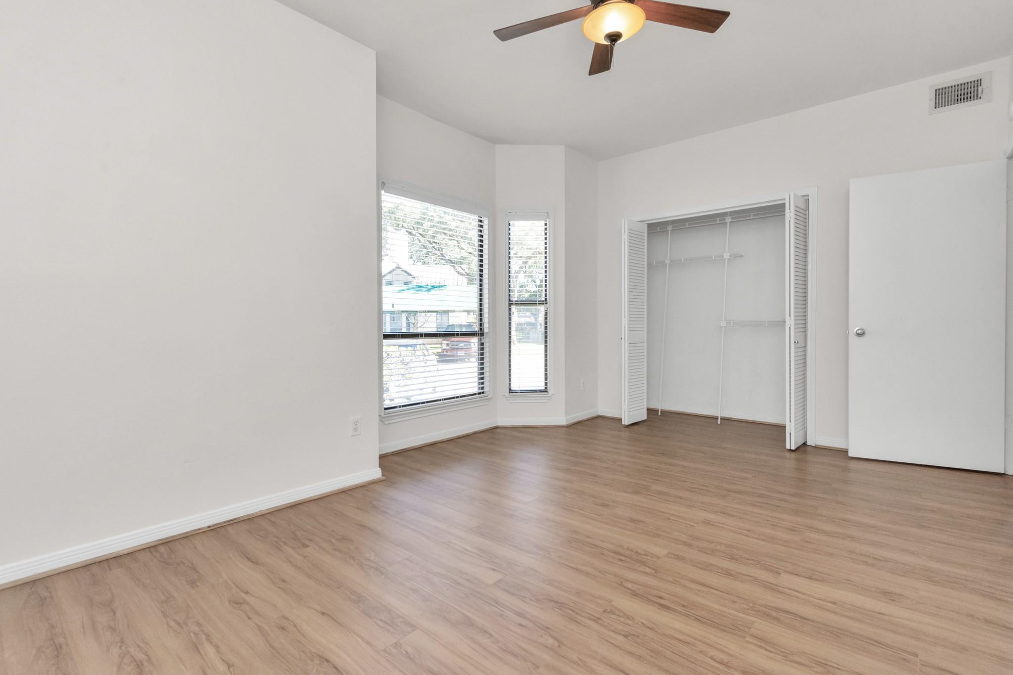 4144 Greystone Way # 703