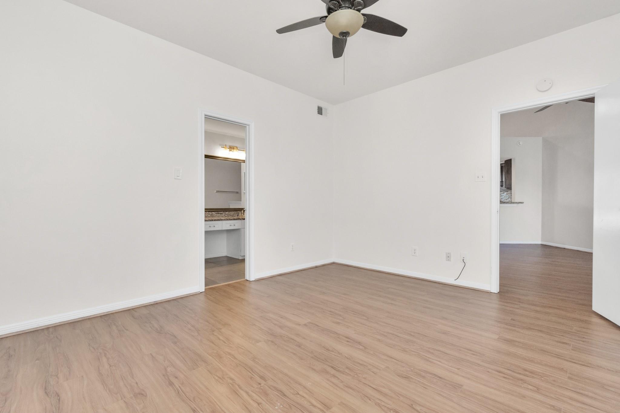 4144 Greystone Way # 703