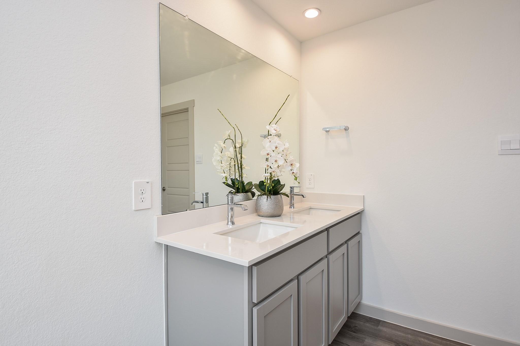 7827 Sleek Flock Lane