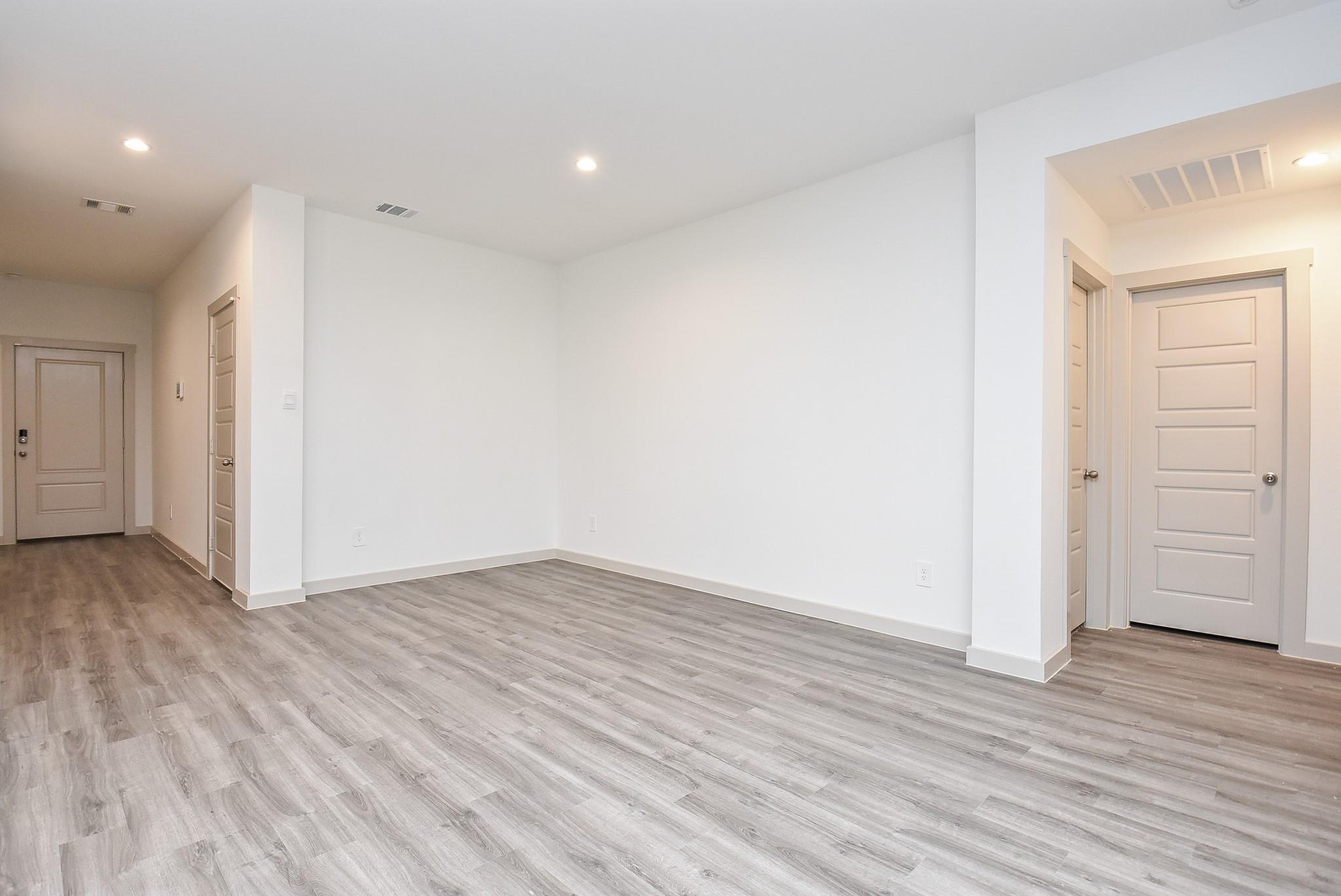 7827 Sleek Flock Lane