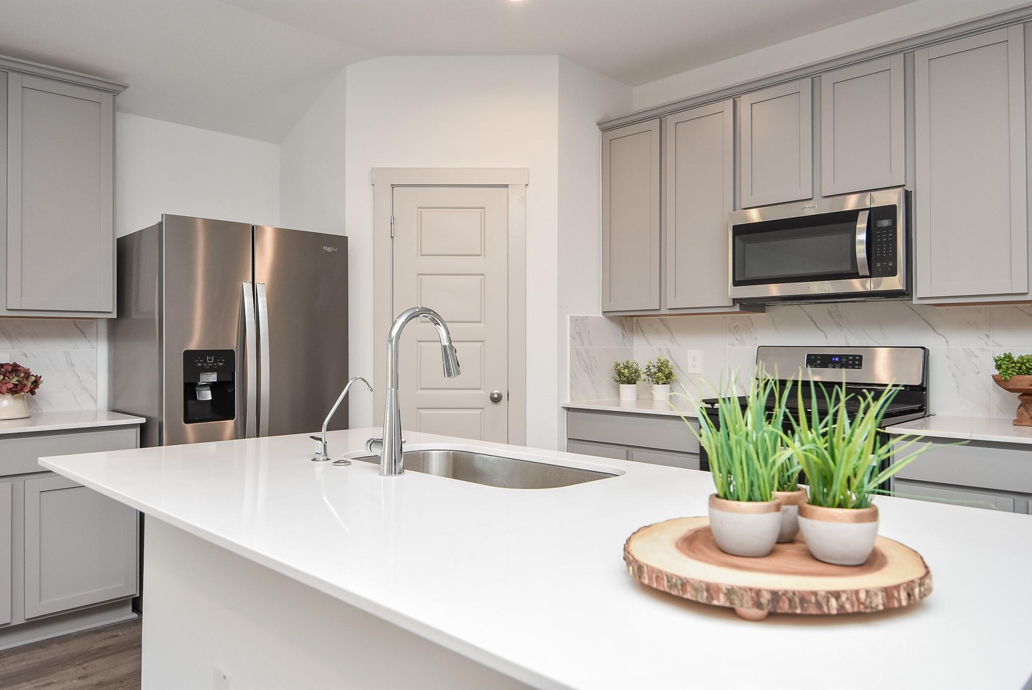 7827 Sleek Flock Lane