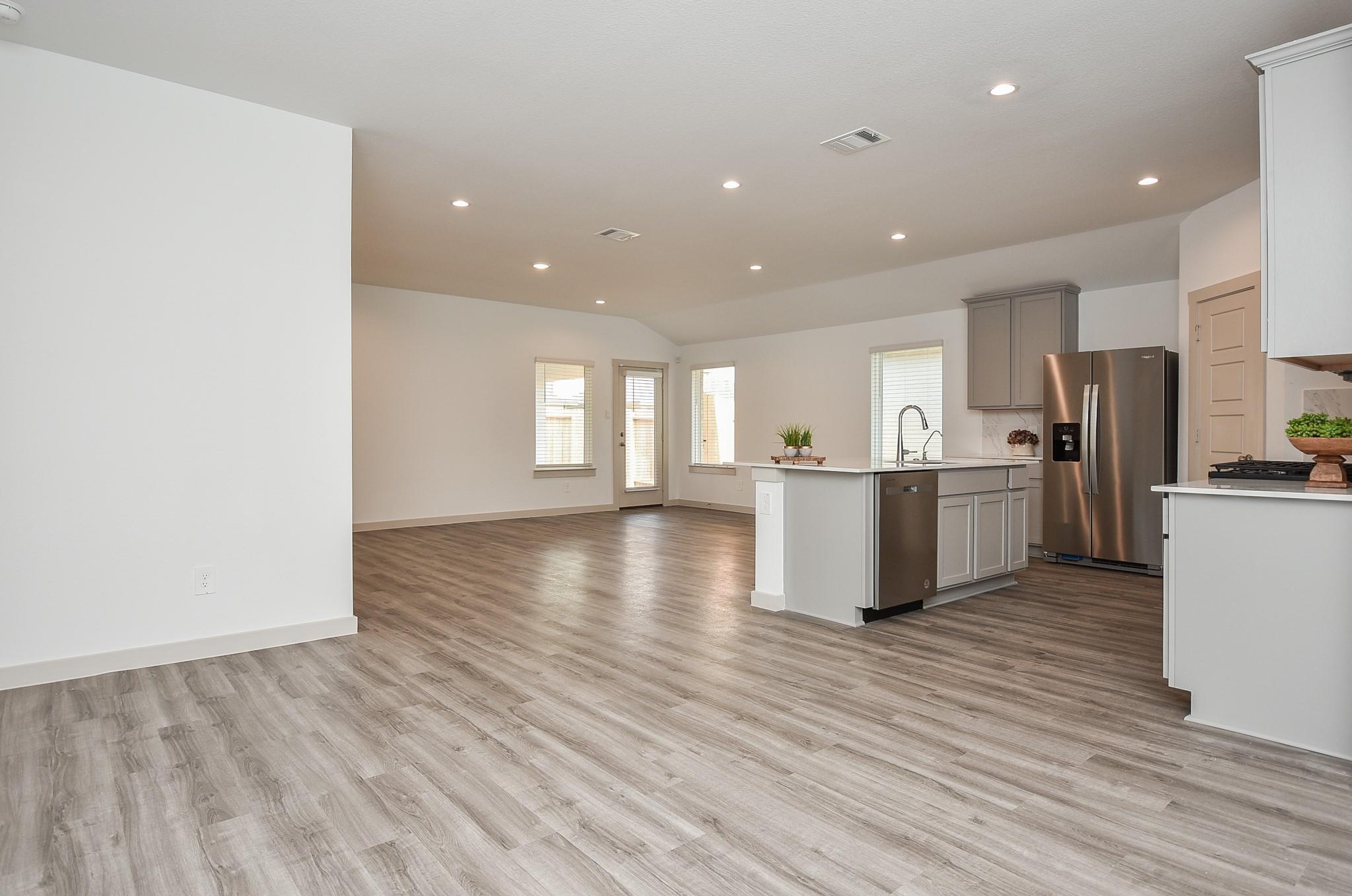 7827 Sleek Flock Lane