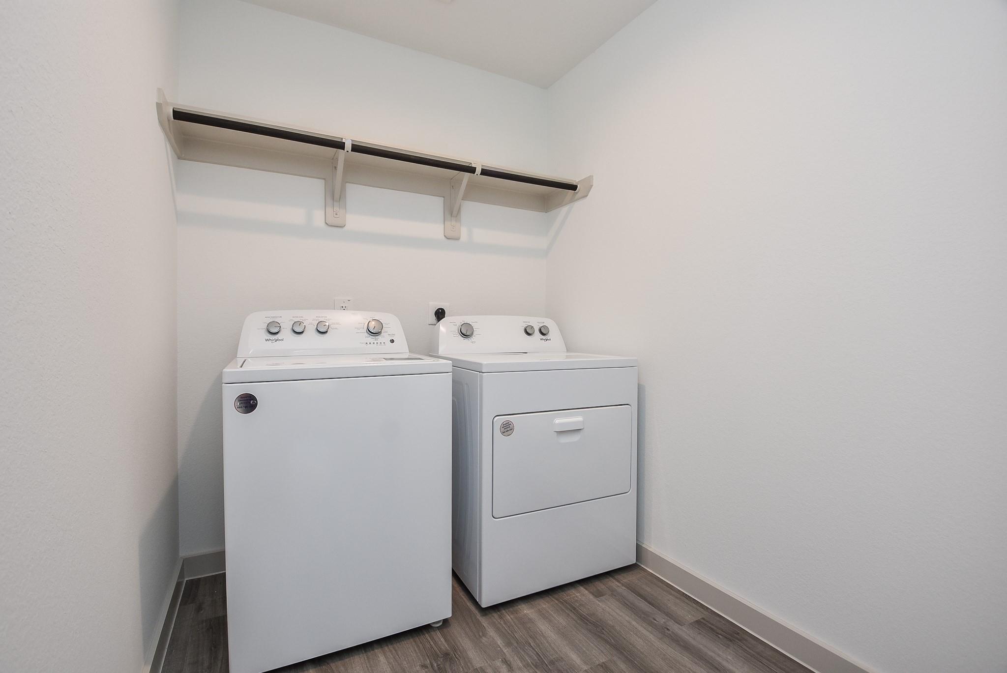 7827 Sleek Flock Lane