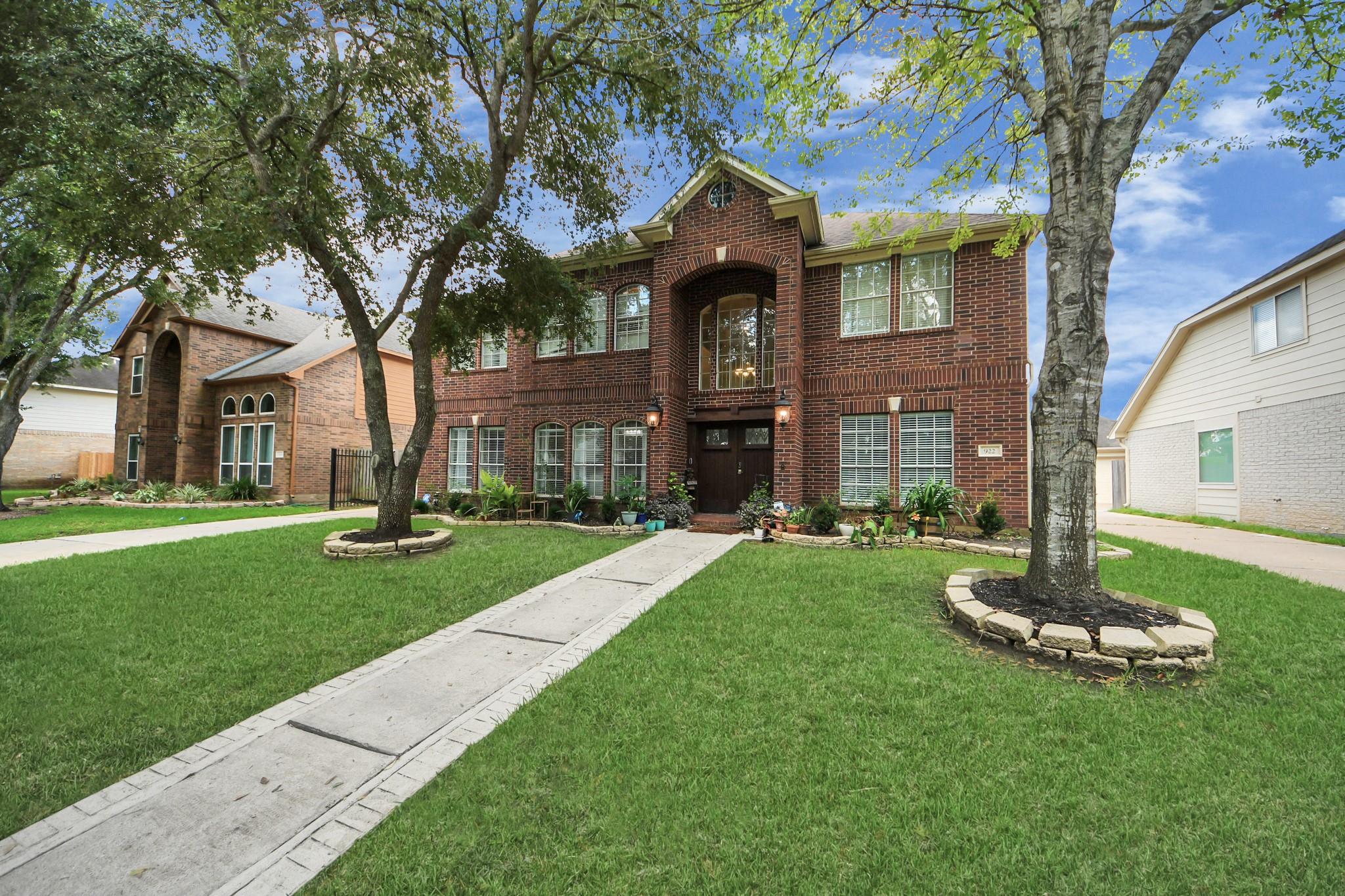 922 Bayhill Drive