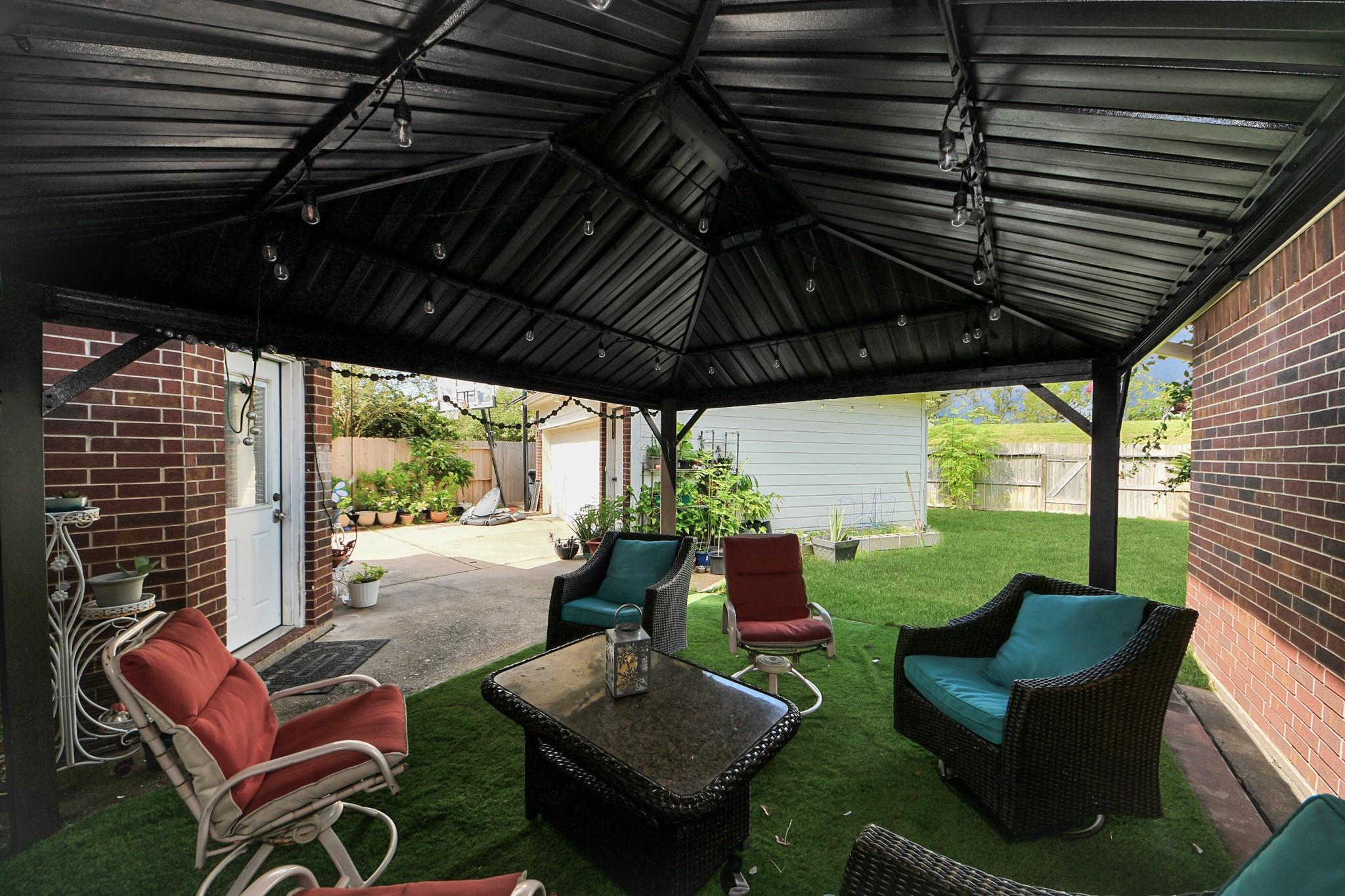 922 Bayhill Drive
