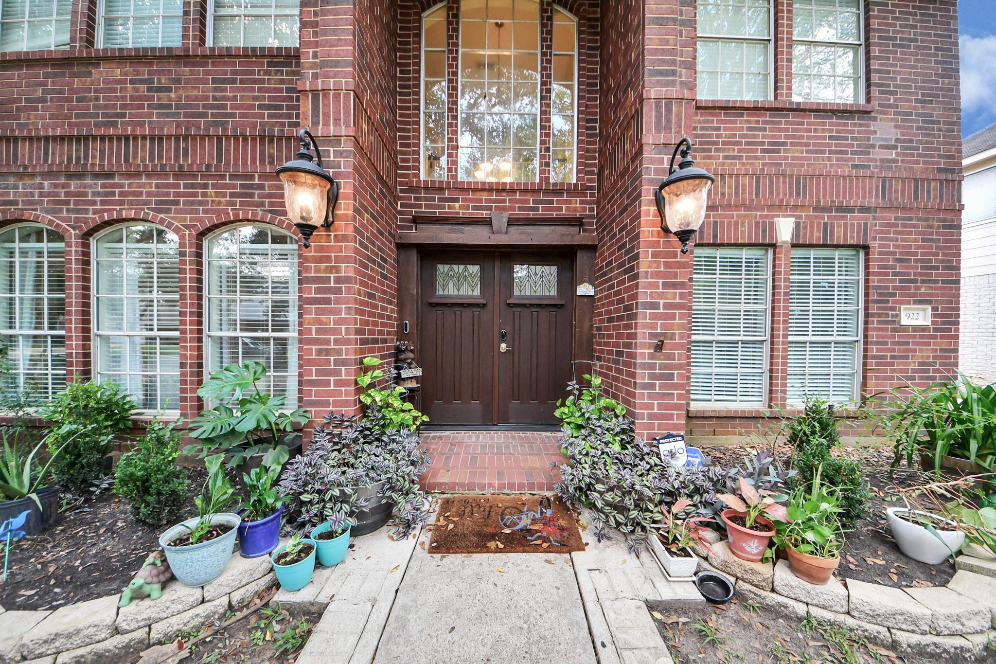 922 Bayhill Drive