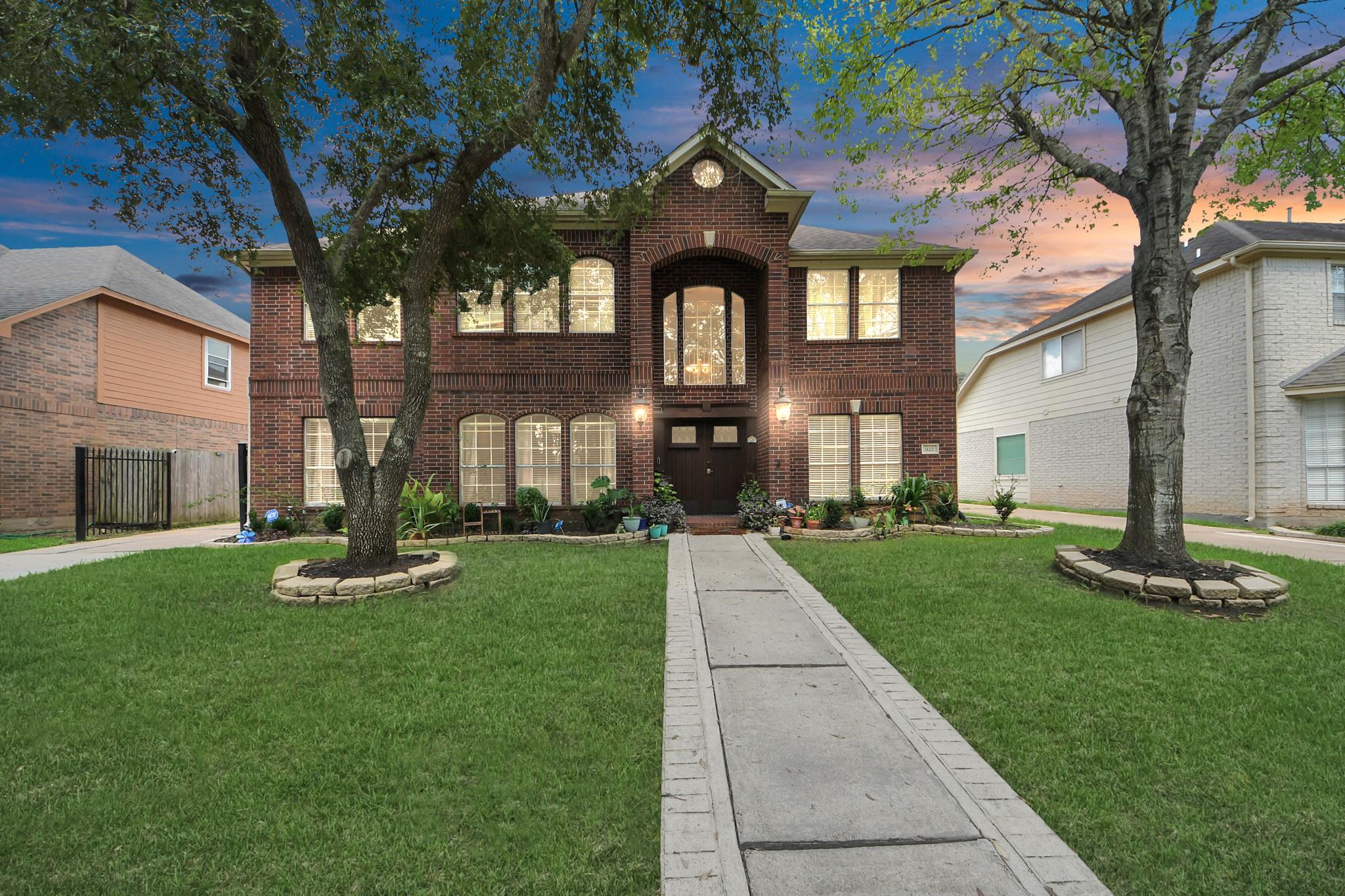 922 Bayhill Drive