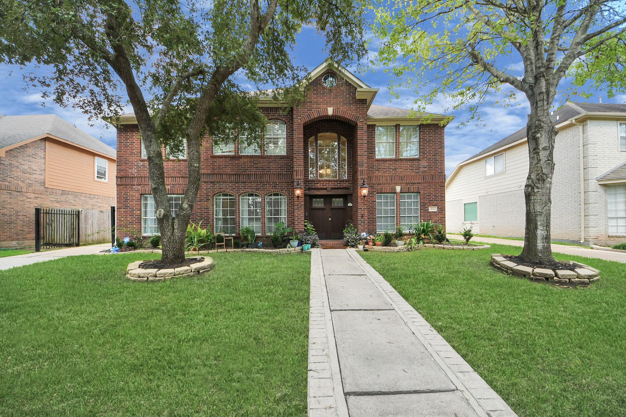 922 Bayhill Drive