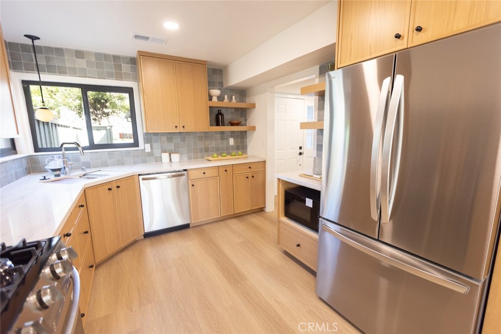 1095 Sea Terrace