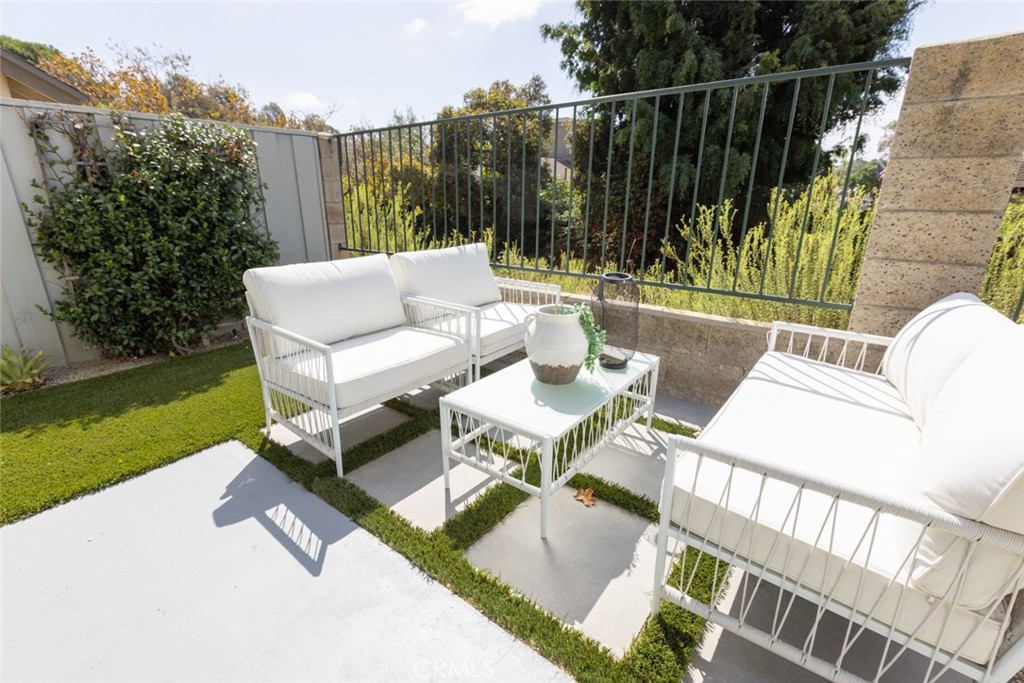 1095 Sea Terrace