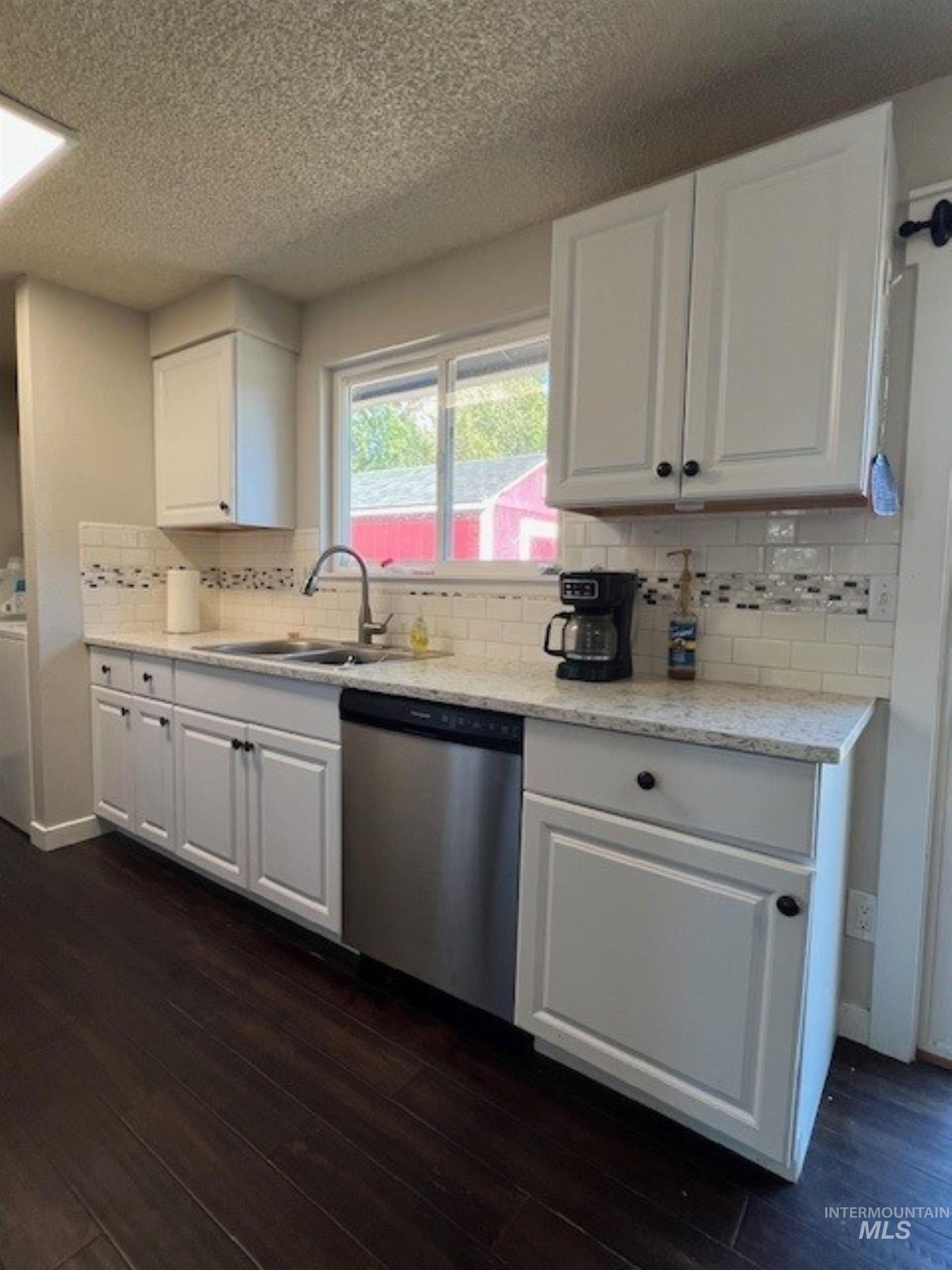 405 Live Oak Avenue