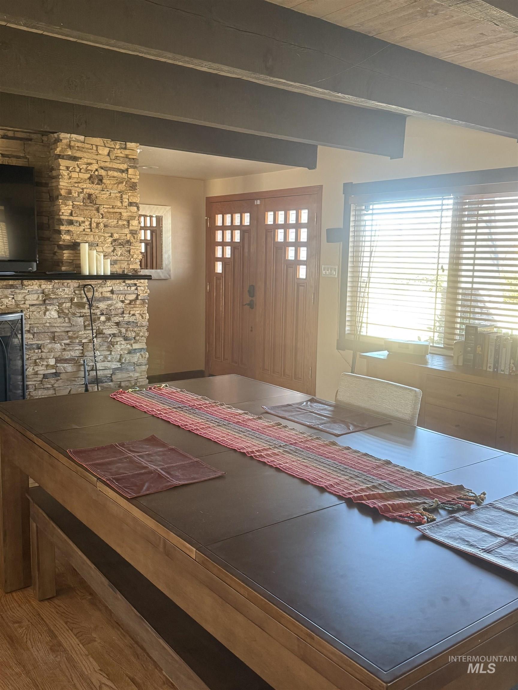 4917 Mountain View Dr