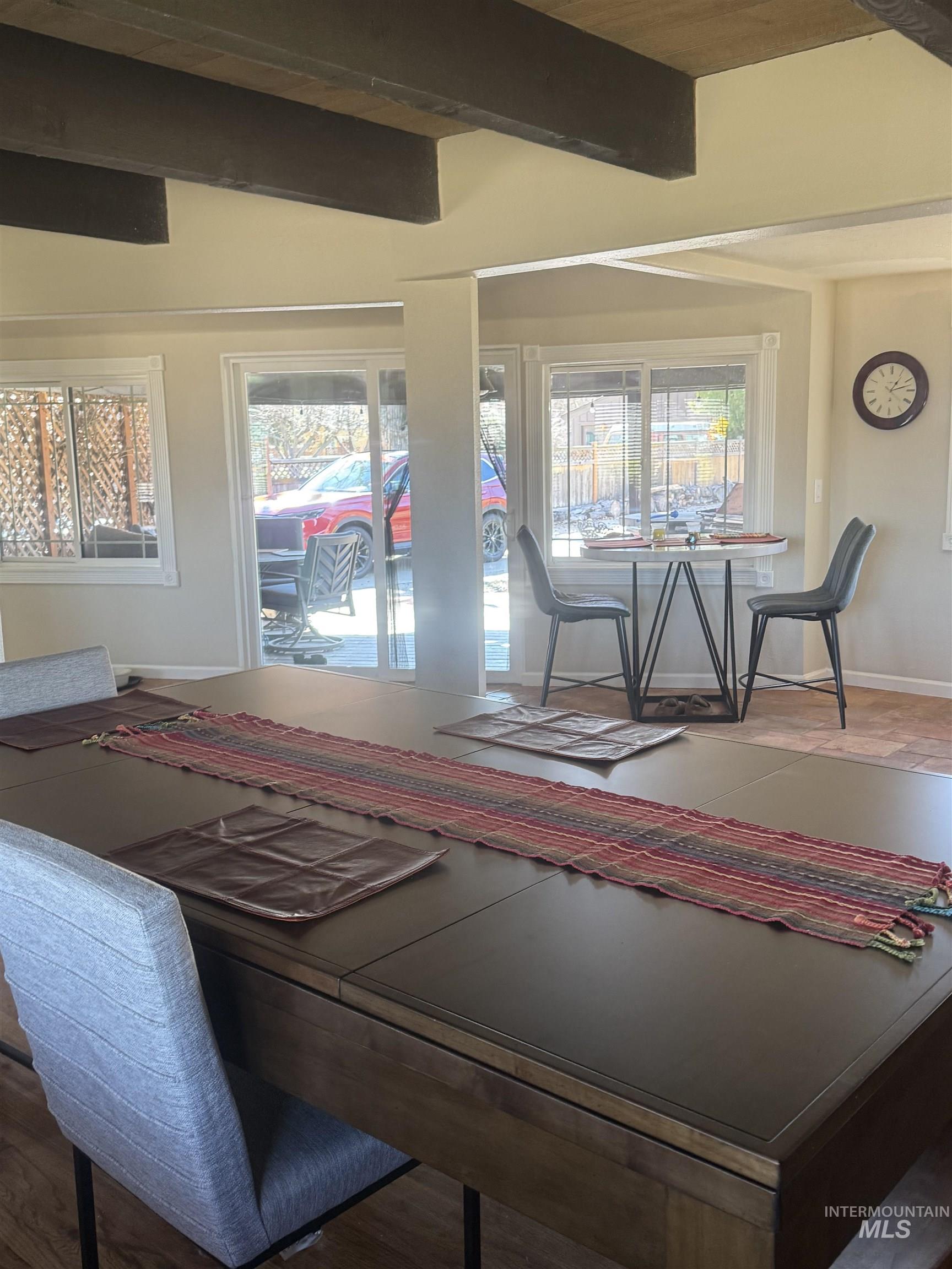 4917 Mountain View Dr