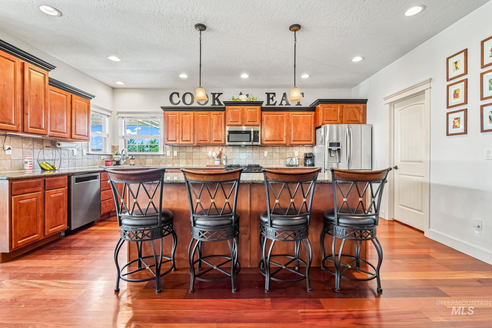 2813 S Bayhill Ct