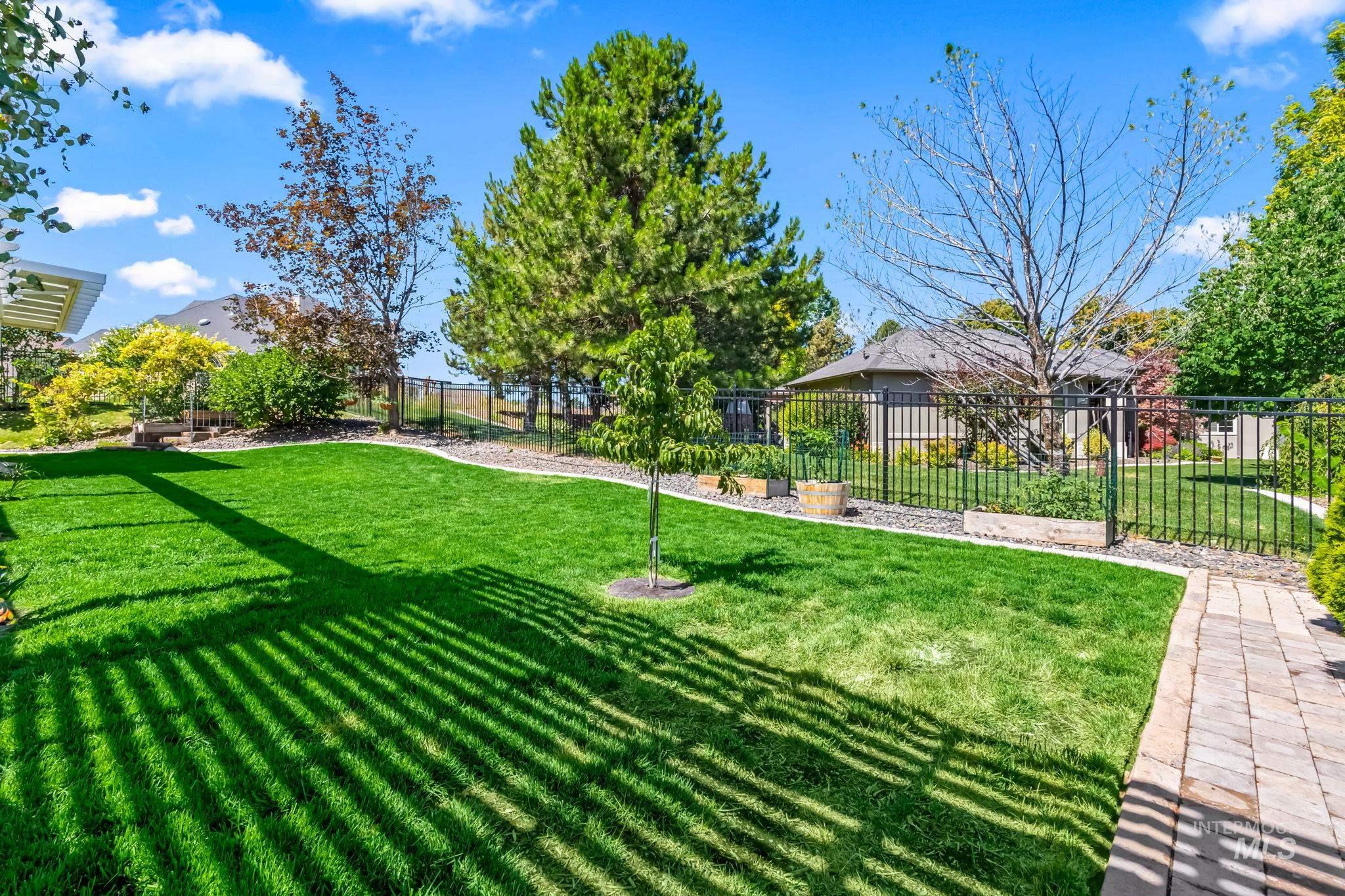 2813 S Bayhill Ct