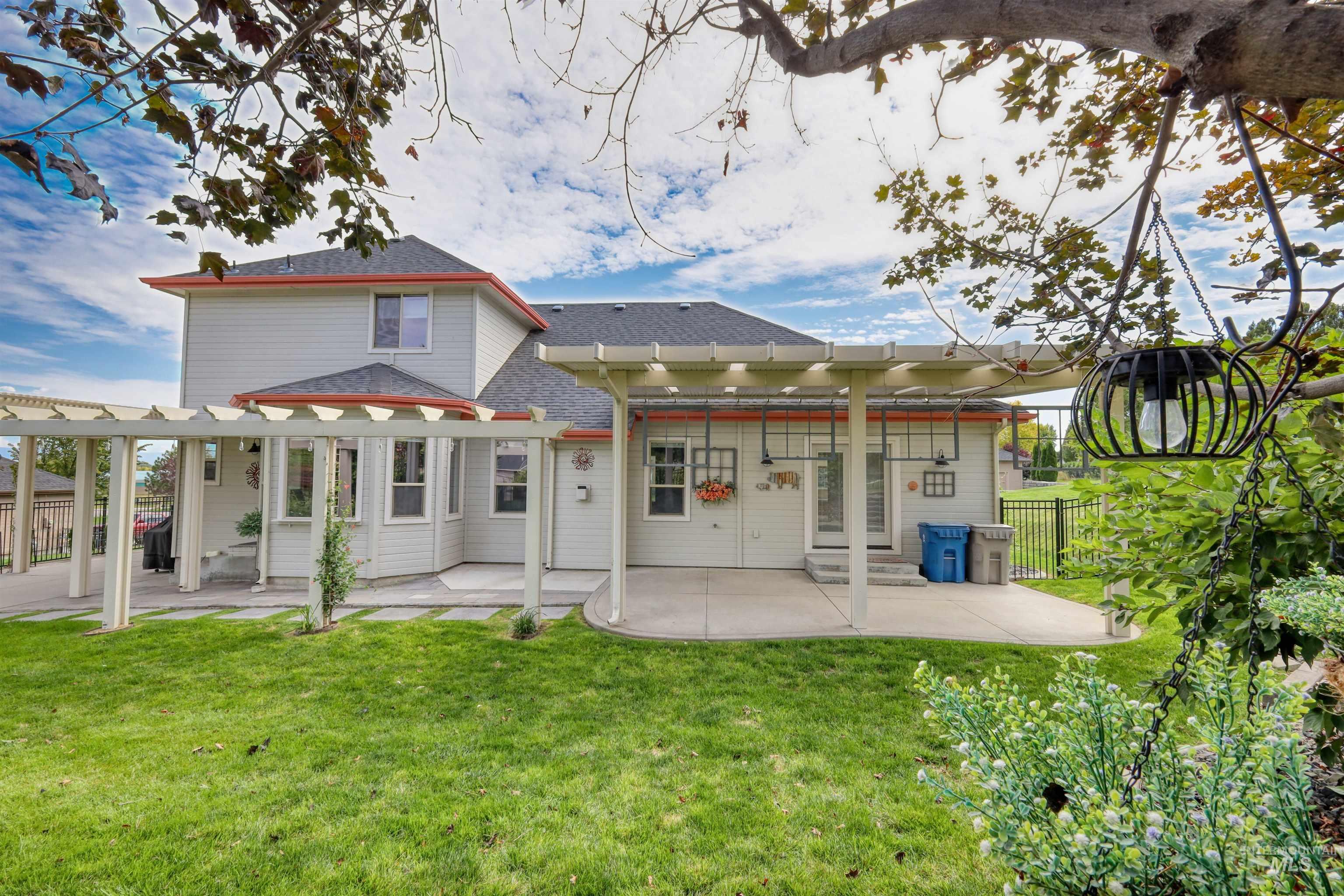 2813 S Bayhill Ct