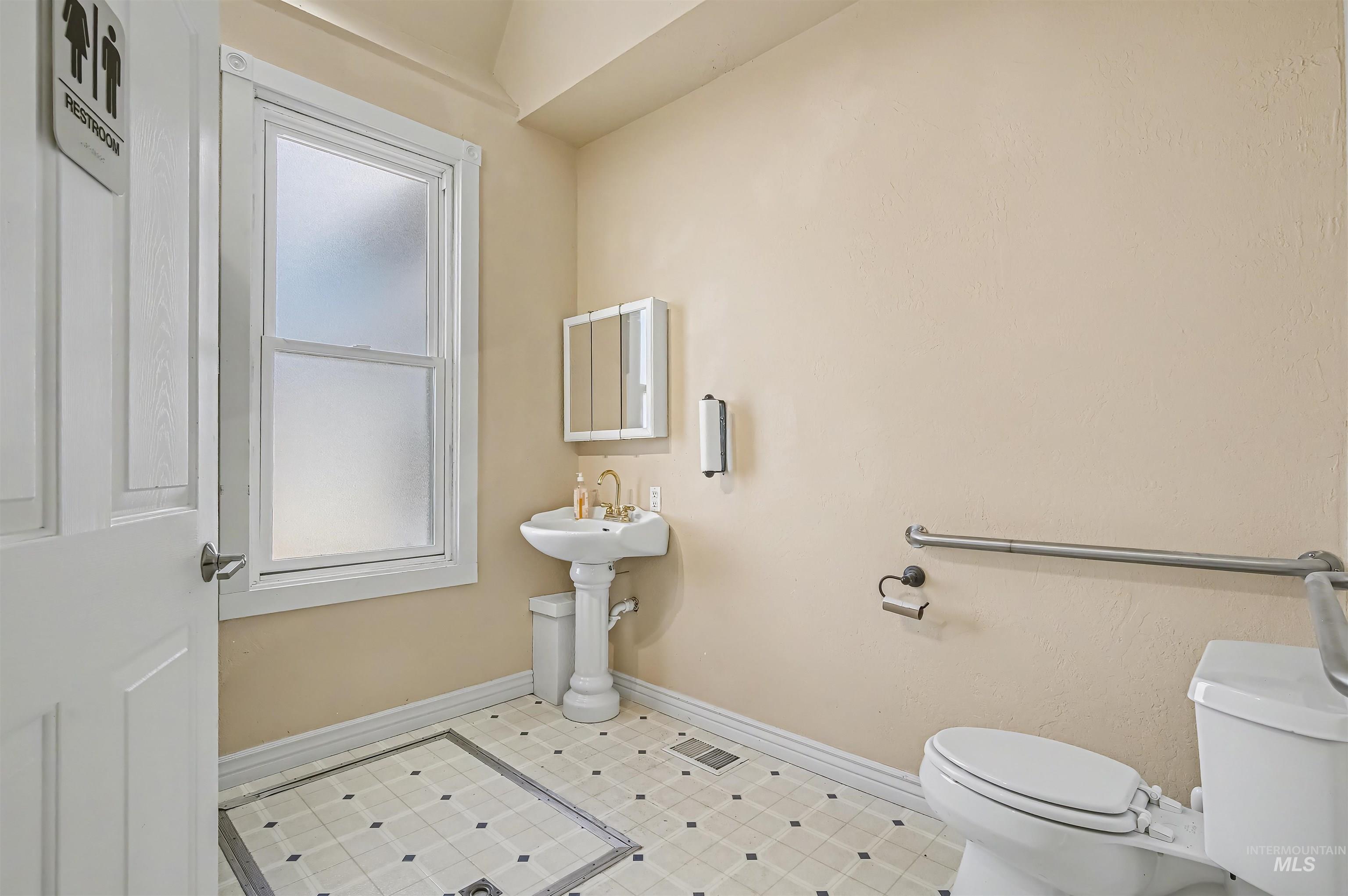315 S 7th Ave