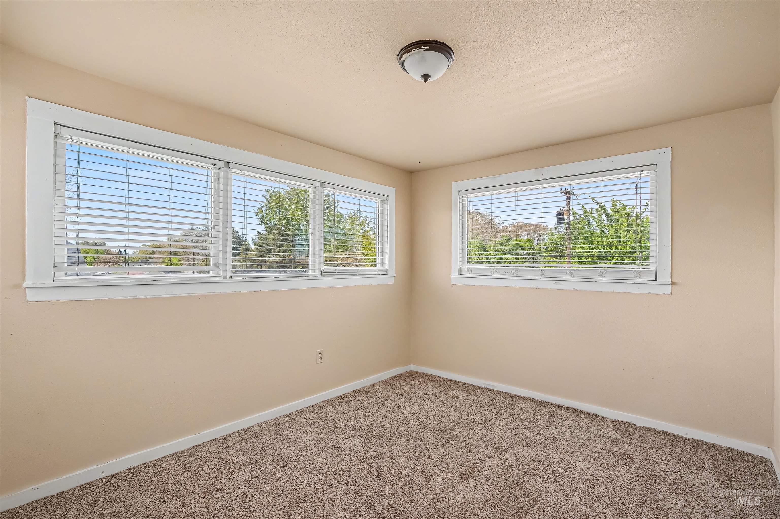 315 S 7th Ave