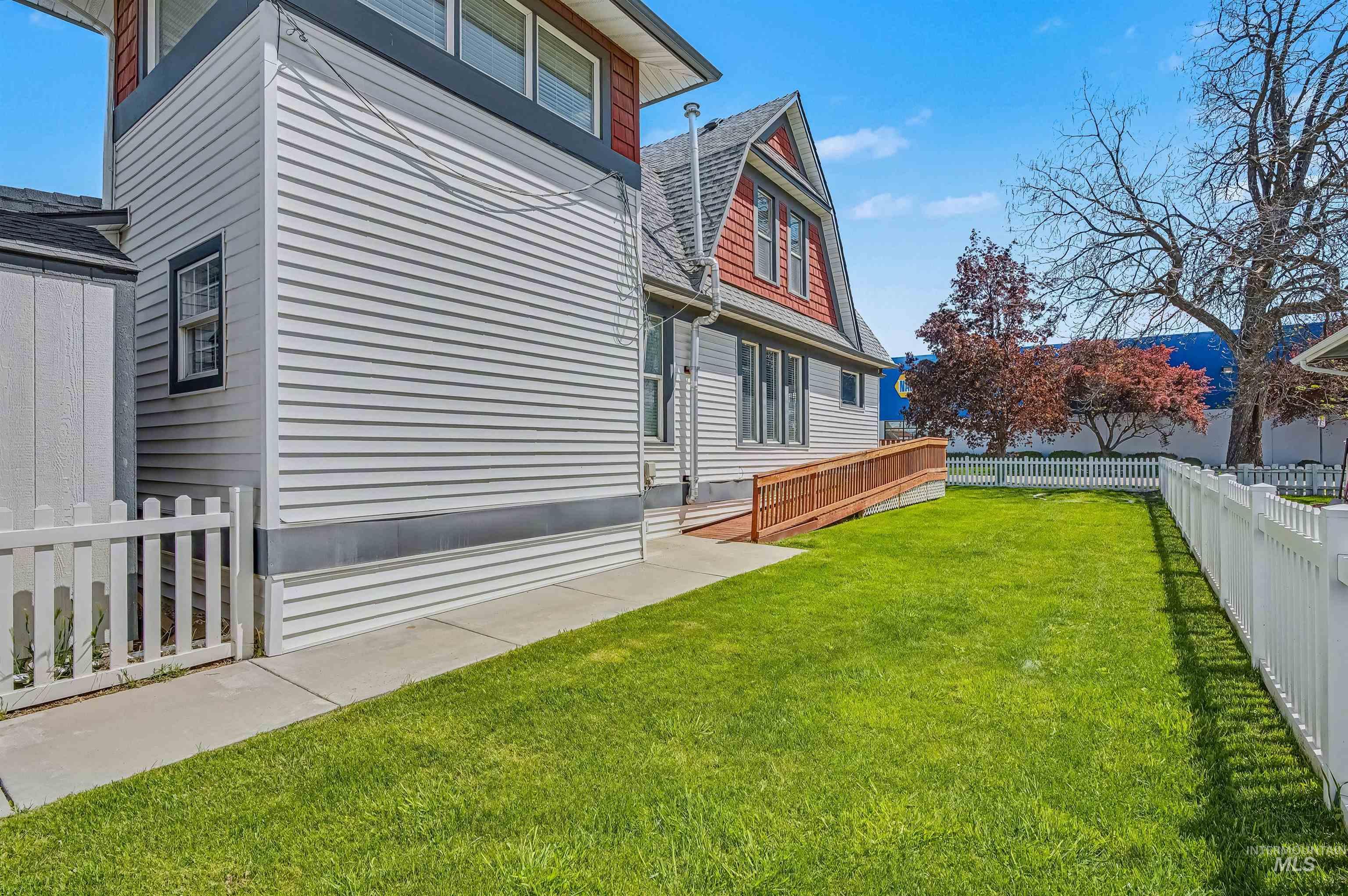 315 S 7th Ave
