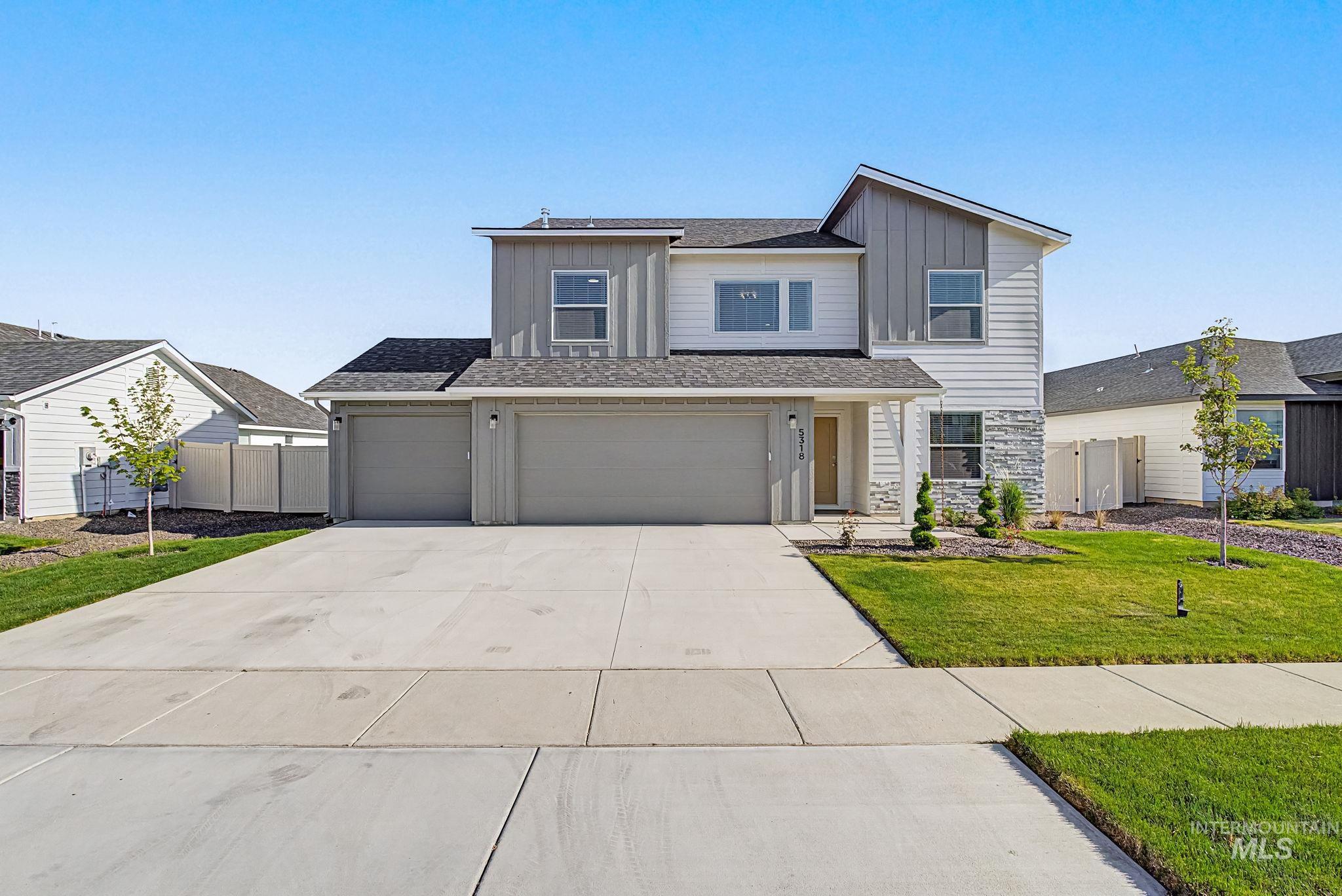 5318 E Grizzly