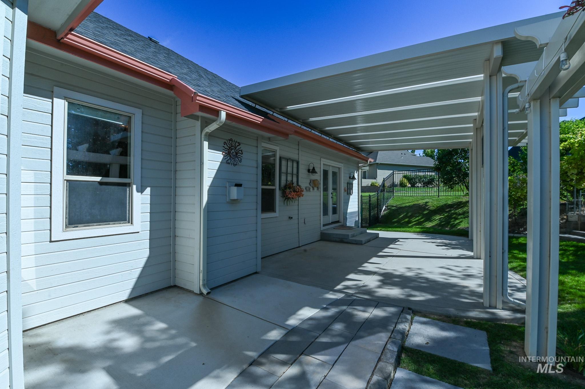 2813 S Bayhill Ct