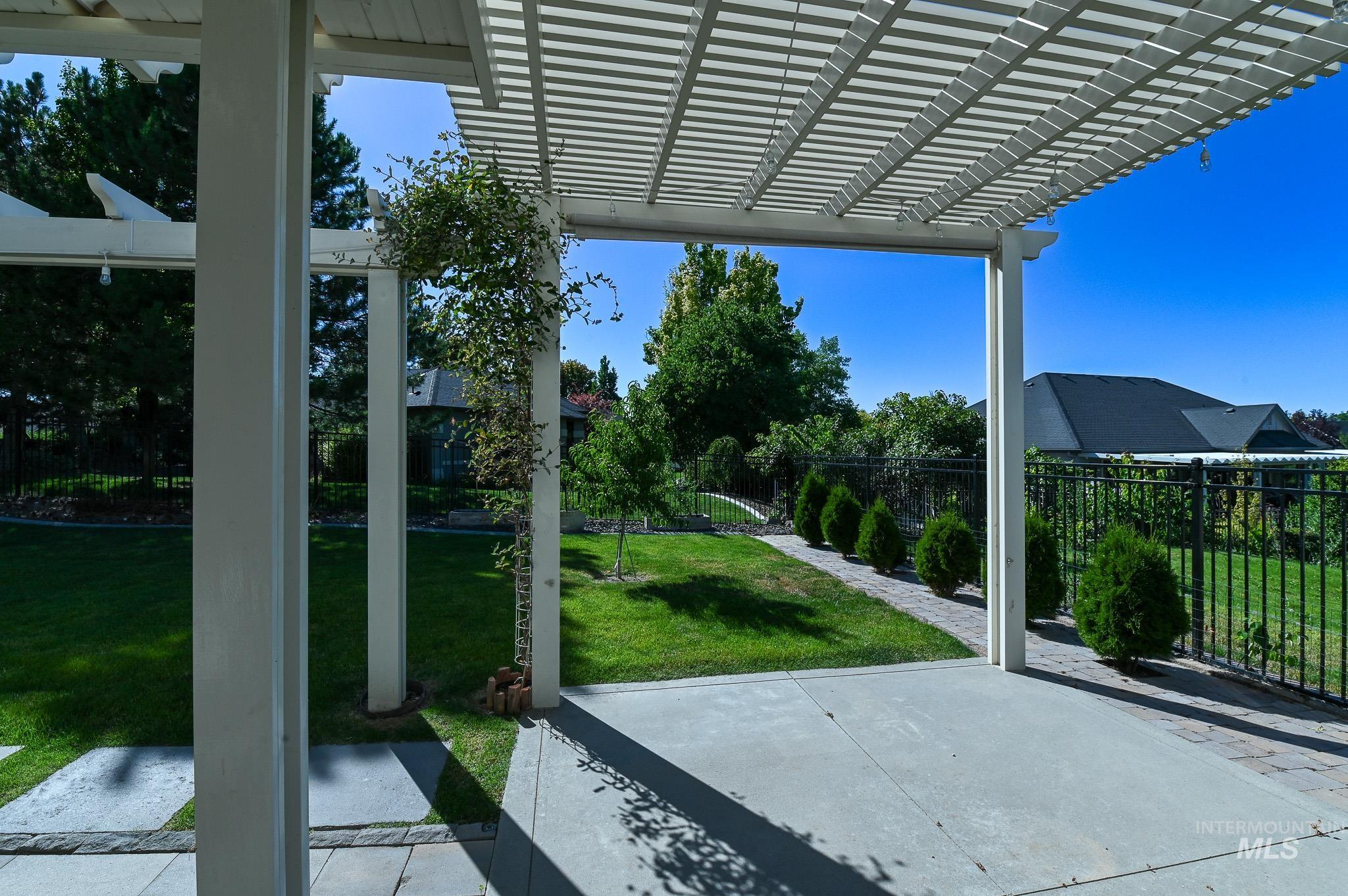 2813 S Bayhill Ct