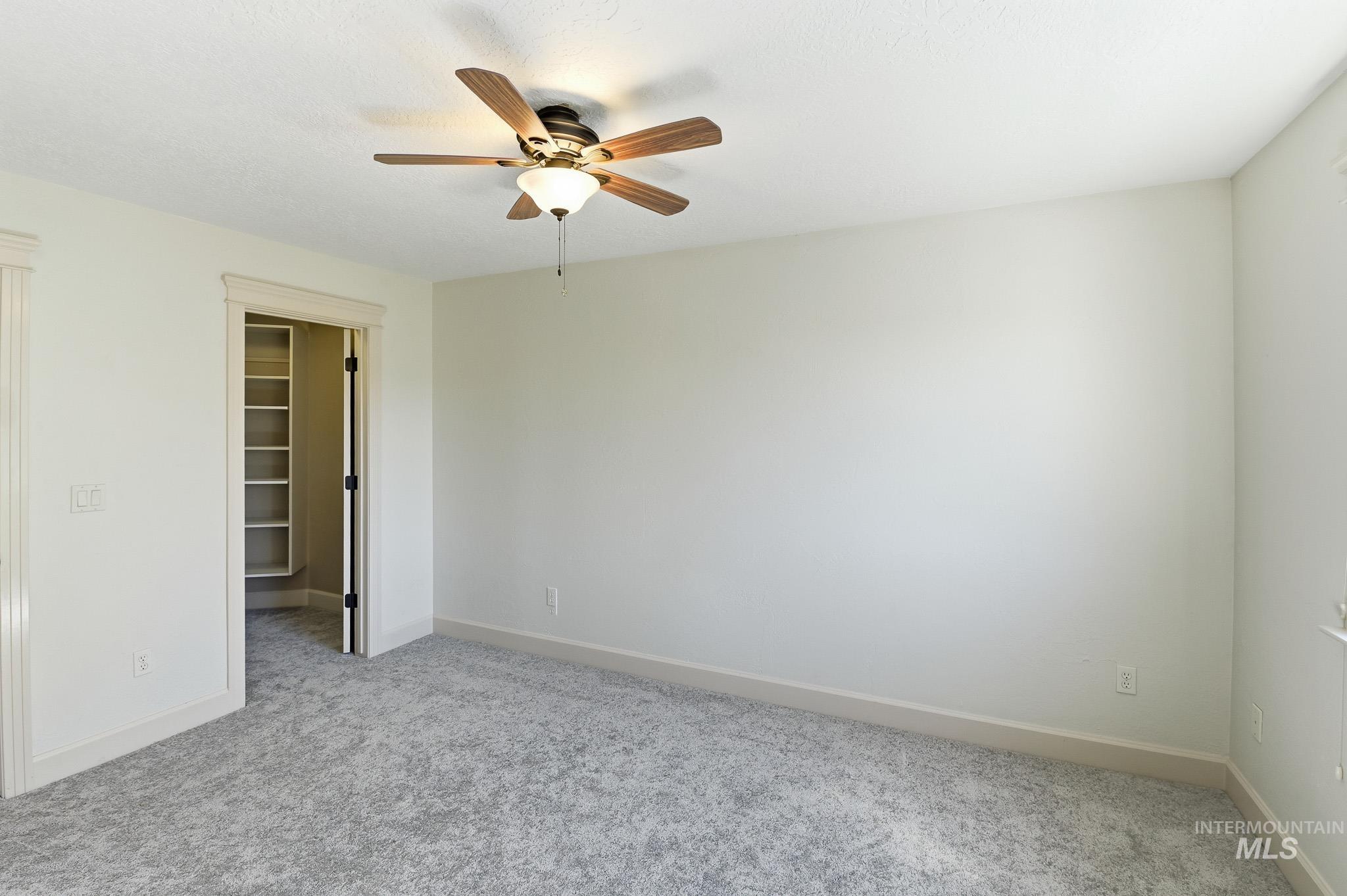 2813 S Bayhill Ct