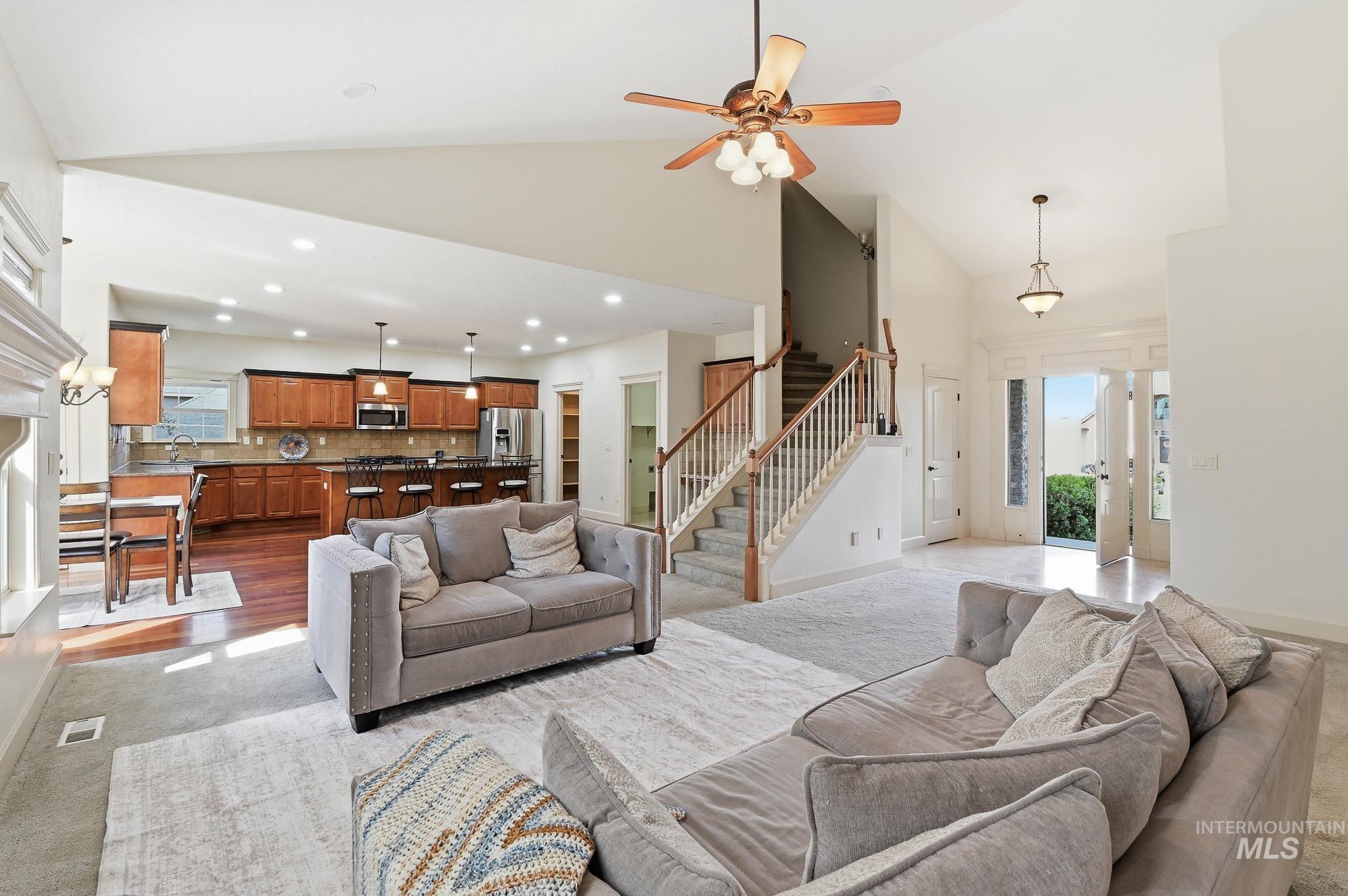 2813 S Bayhill Ct