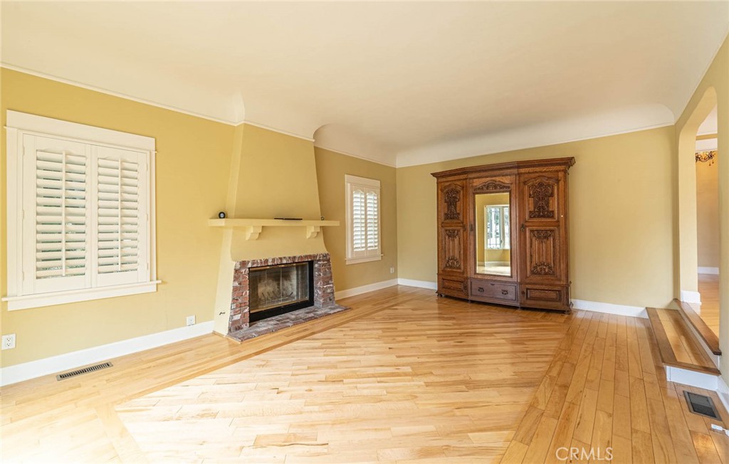 1436 W 16th Street
