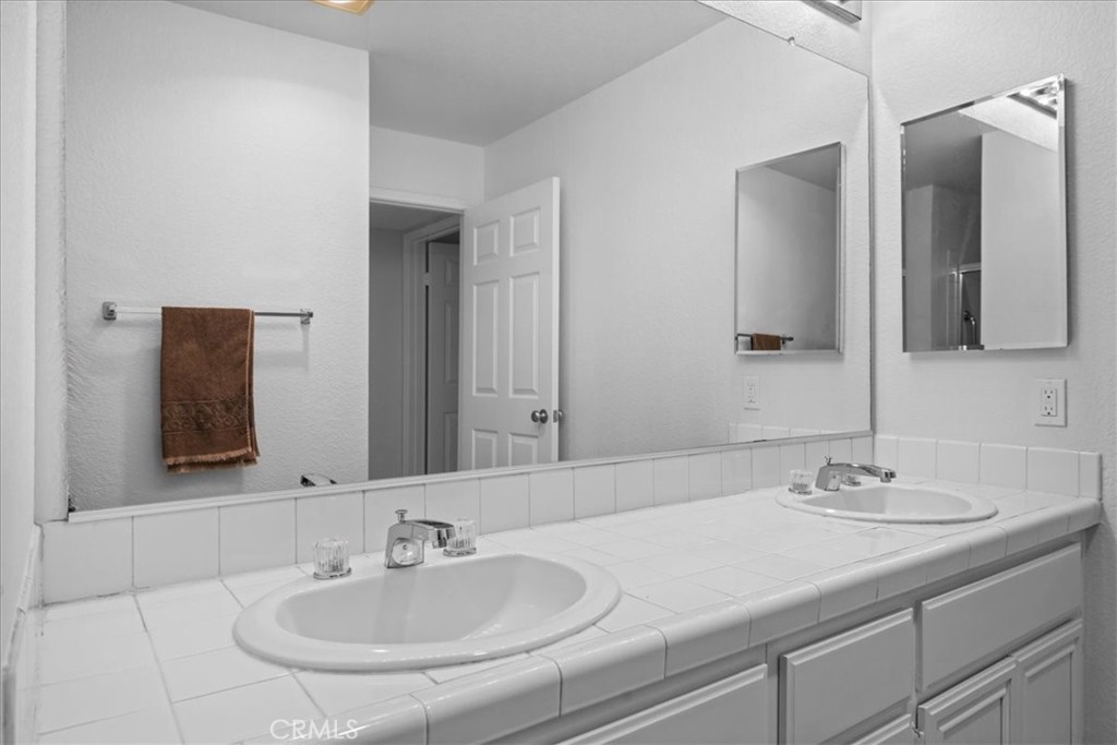 1406 Brett Place 118
