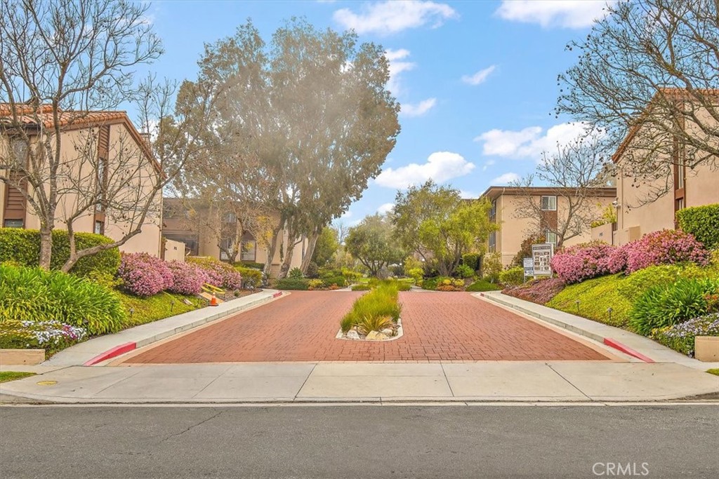 5927 Armaga Spring Road E