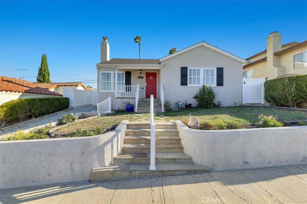 1327 W 16th Street
