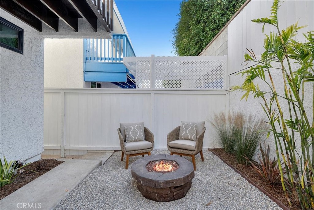 1121 Stanford Avenue