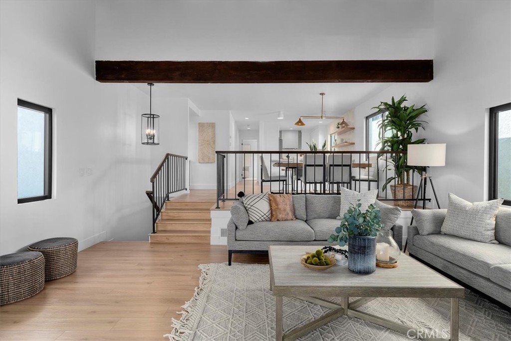 1121 Stanford Avenue