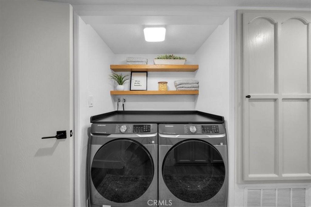 1121 Stanford Avenue