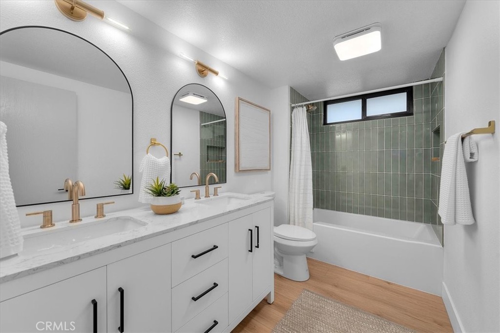 1121 Stanford Avenue