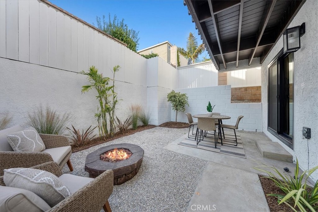 1121 Stanford Avenue