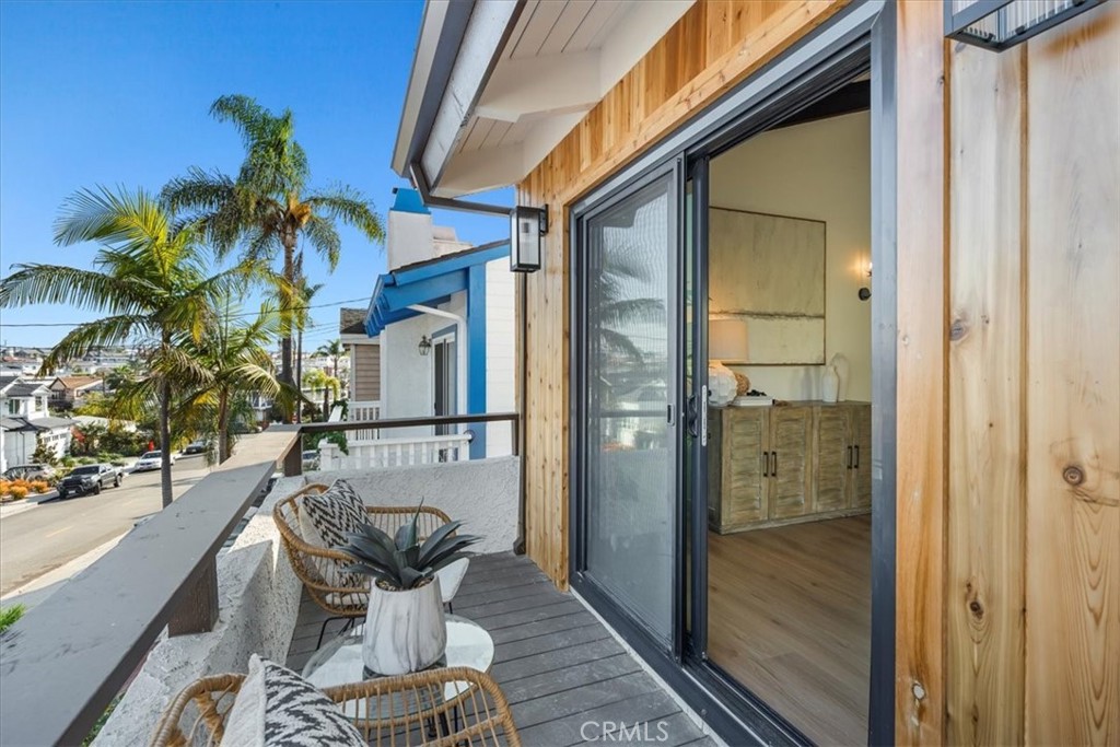 1121 Stanford Avenue