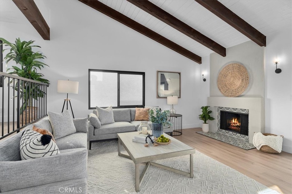 1121 Stanford Avenue