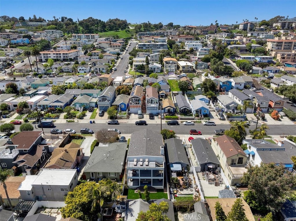 3036 S Kerckhoff Avenue