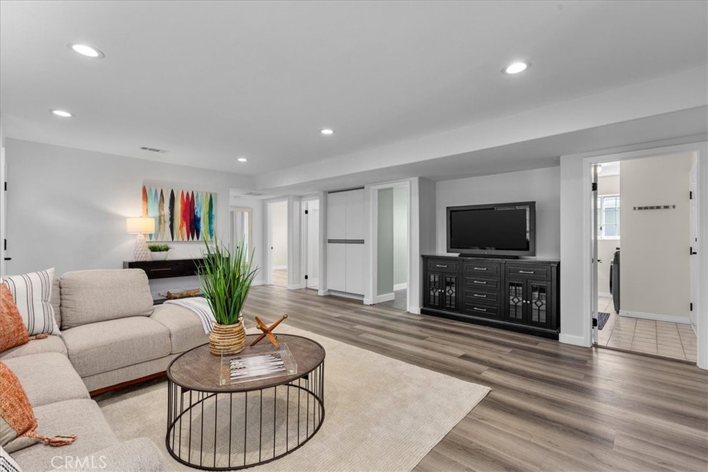 3036 S Kerckhoff Avenue