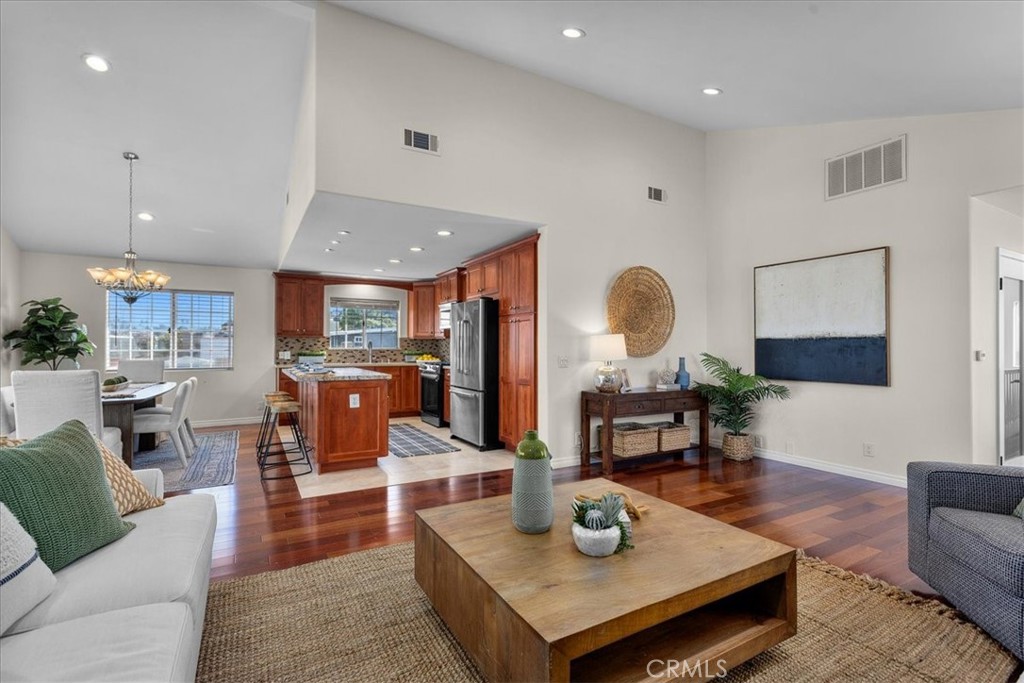 3036 S Kerckhoff Avenue